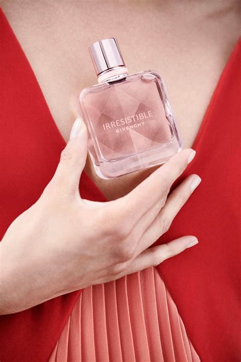 le nouveau parfum de givenchy|Givenchy online shop.